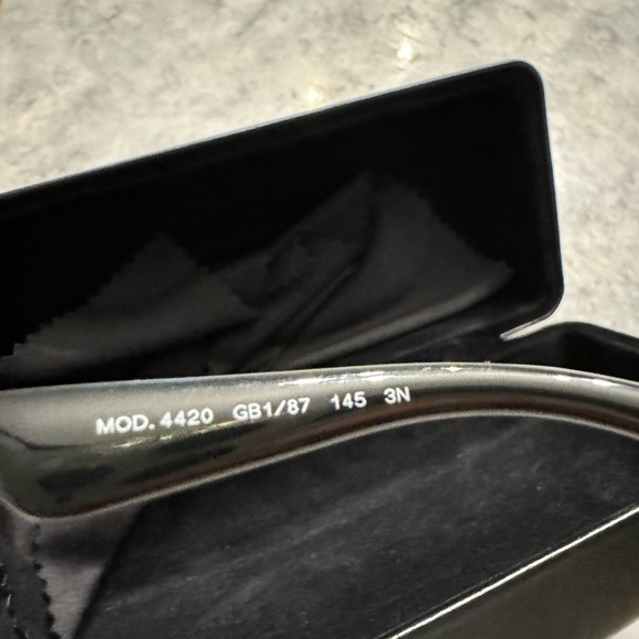 Versace 🔥 - Picture 5 of 6